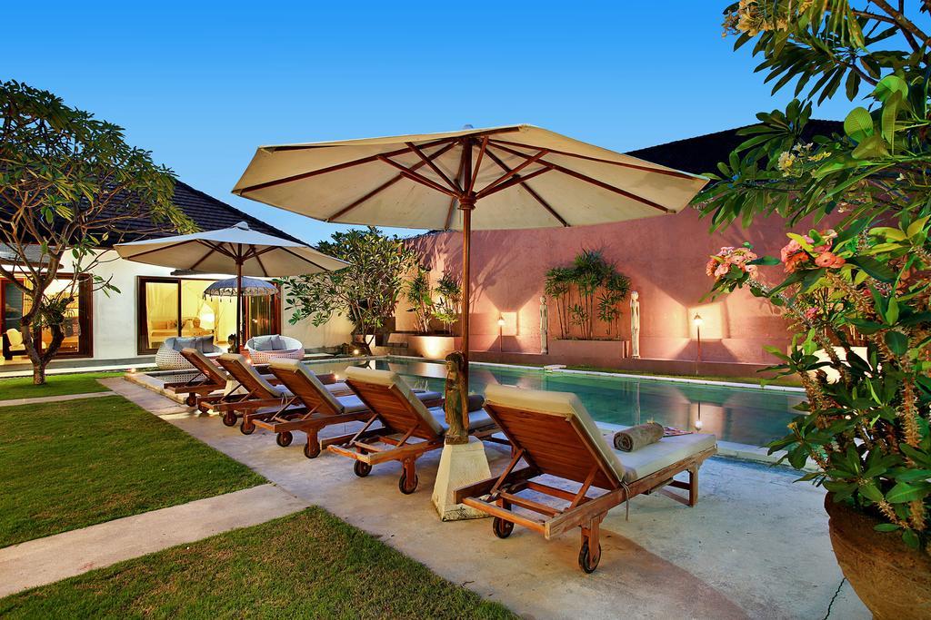 Villa Raull เซมินยัค ภายนอก รูปภาพ